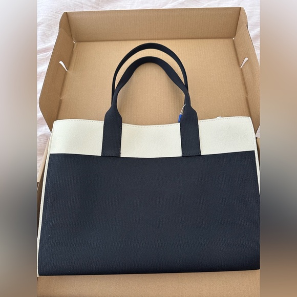 Rothys The Classic Tote in Luna NWT - Picture 6 of 8